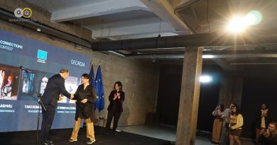 “სიამაყით ვადასტურებთ ევროკავშირის მზადყოფნას, ხელი შეუწყოს კულტურათაშორის ურთიერთობას” – ევროკავშირის ელჩმა საქართველოში პაველ ჰერჩინსკი “სიამაყით ვადასტურებთ ევროკავშირის მზადყოფნას, ხელი შეუწყოს კულტურათაშორის ურთიერთობას” – ევროკავშირის ელჩმა საქართველოში პაველ ჰერჩინსკი